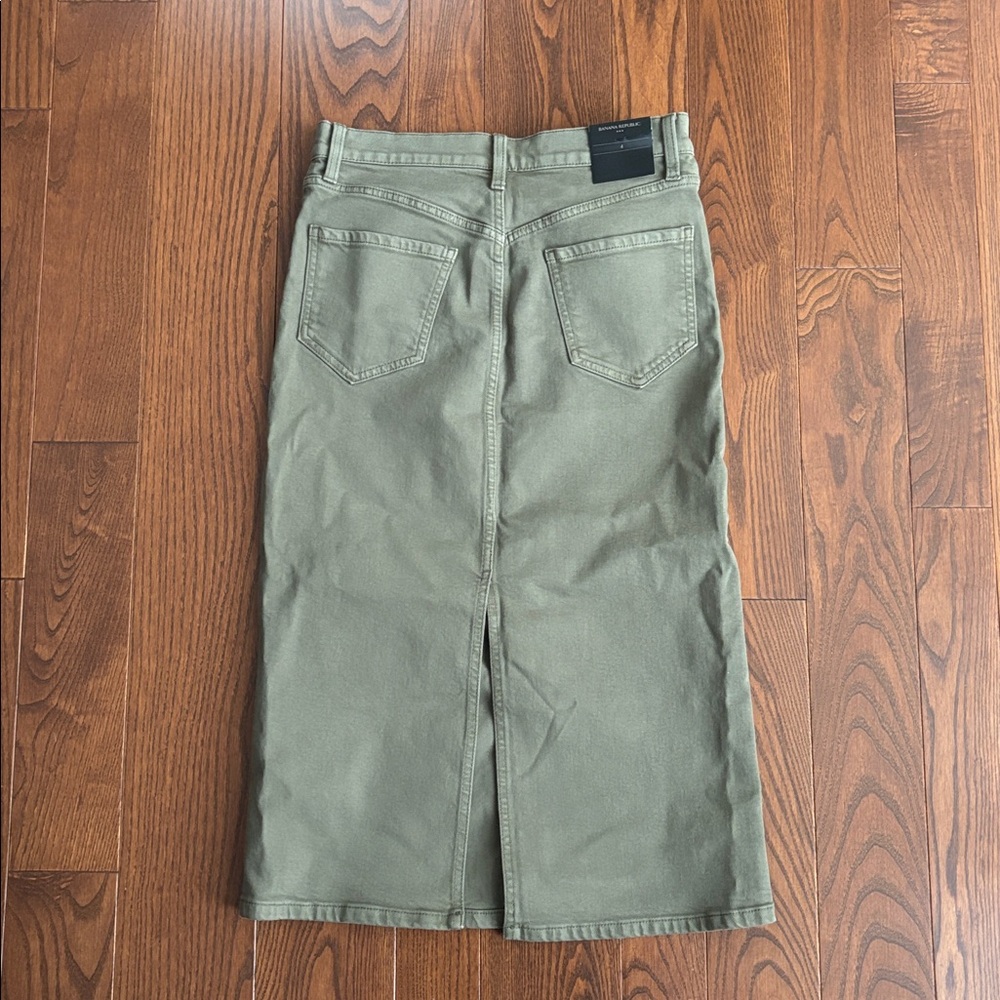 NWT Banana Republic Denim Pencil Skirt - Olive Green - Picture 3 of 9